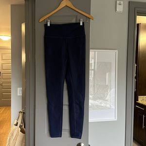 Alo Navy leggings slightly shiny